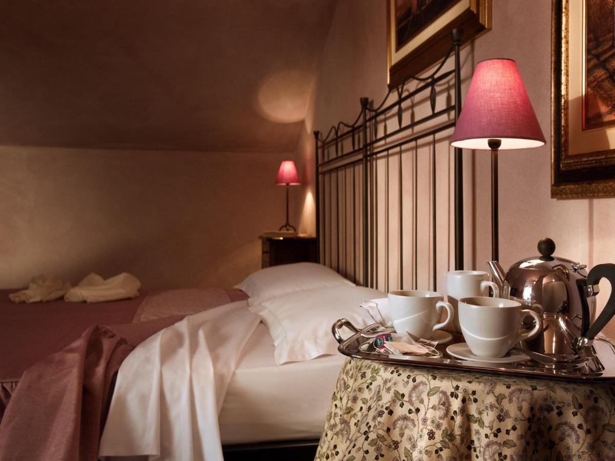 Cascina Barac Guest House อัลบา ภายนอก รูปภาพ
